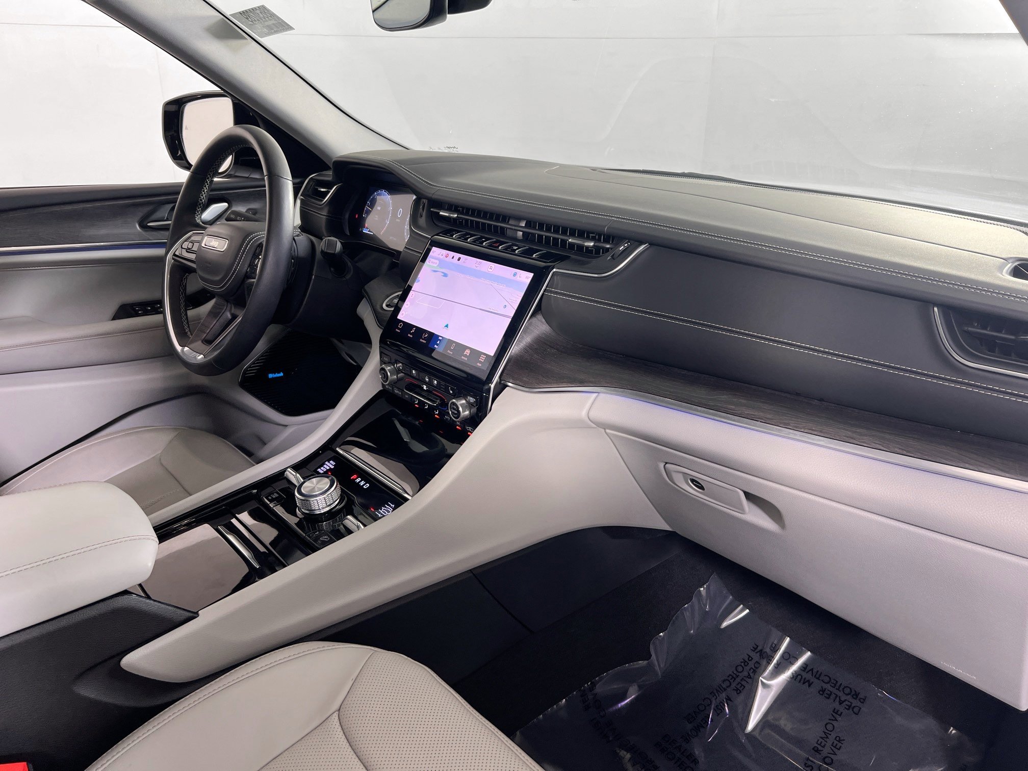 Used 2022 Jeep Grand Cherokee Overland image 29