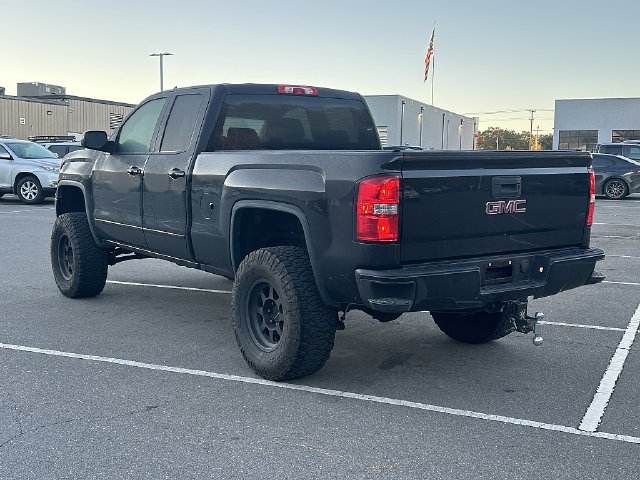 Used 2018 GMC Sierra 1500 SLE w/ SLE Value Package AWD/4WD image 6