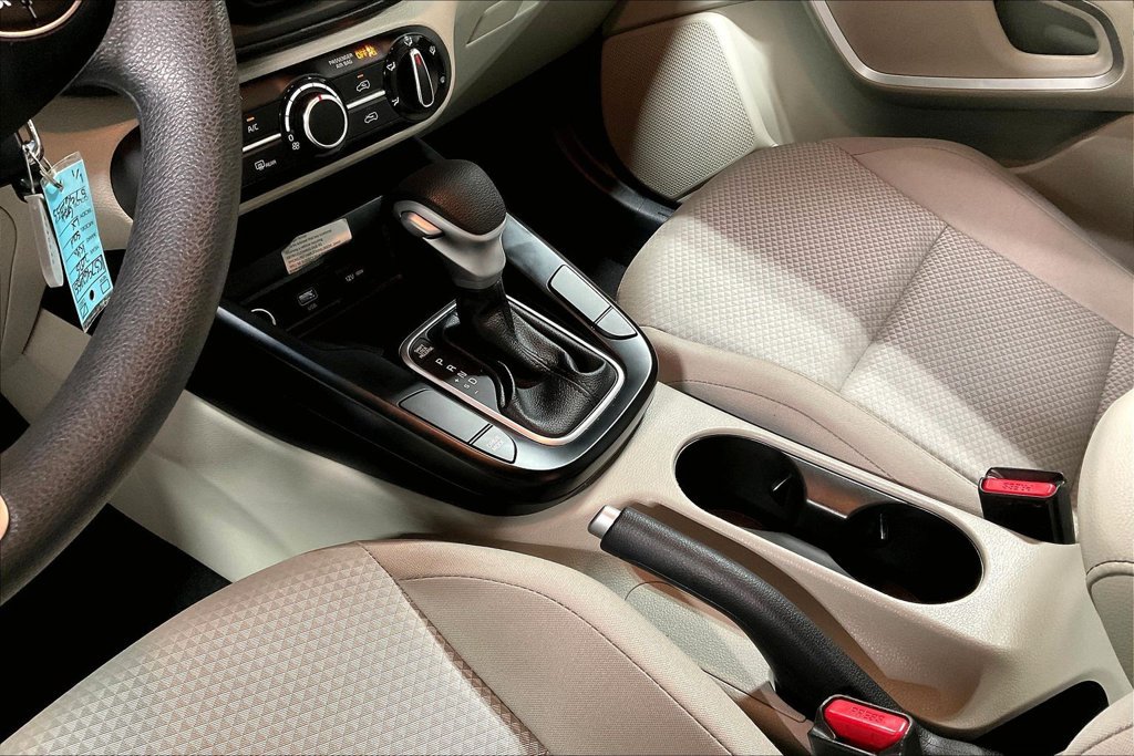 Used 2025 Kia Soul LX w/ LX Technology Package FWD image 17