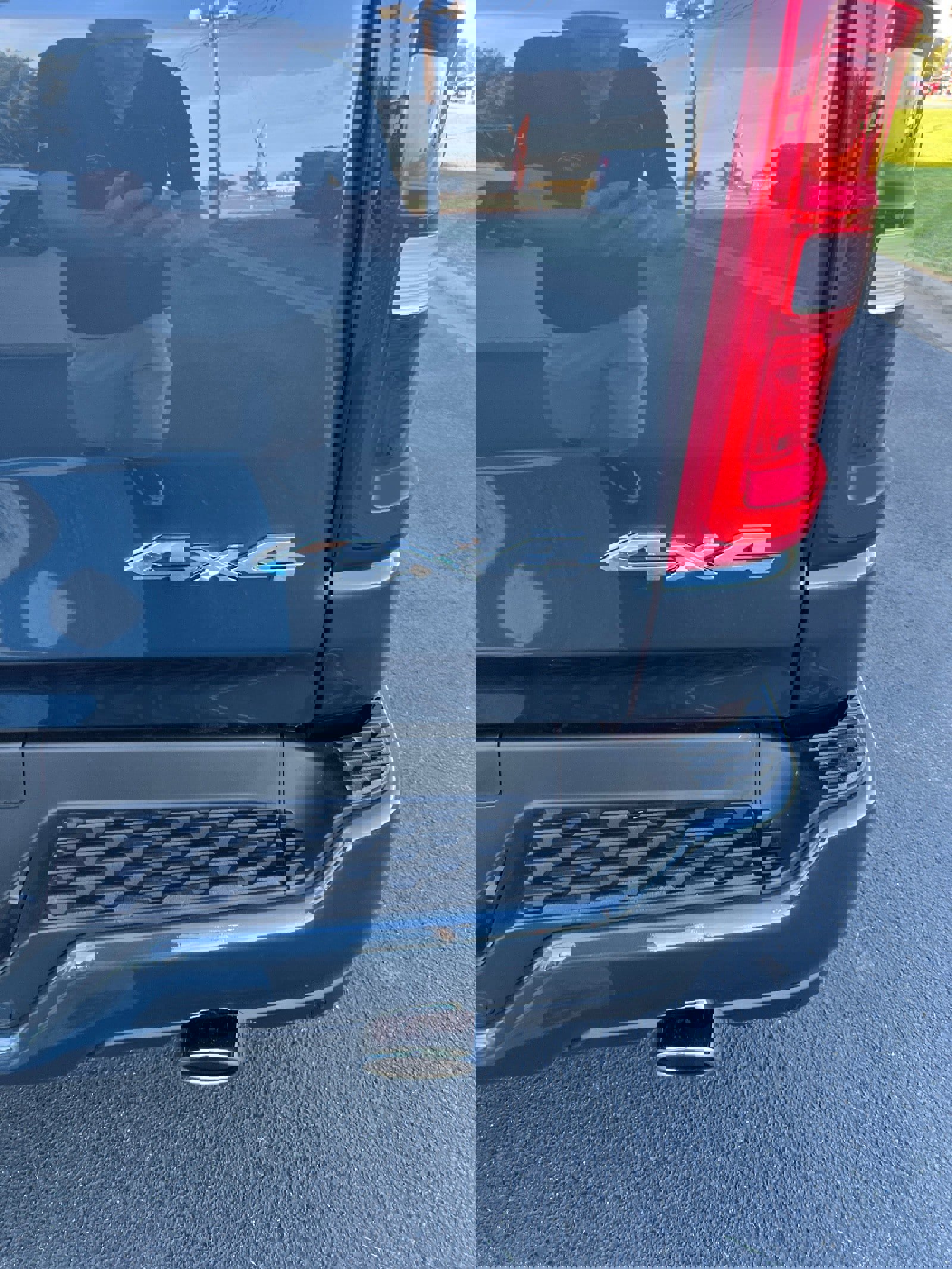 New 2026 RAM 1500 4x4 Crew Cab image 7