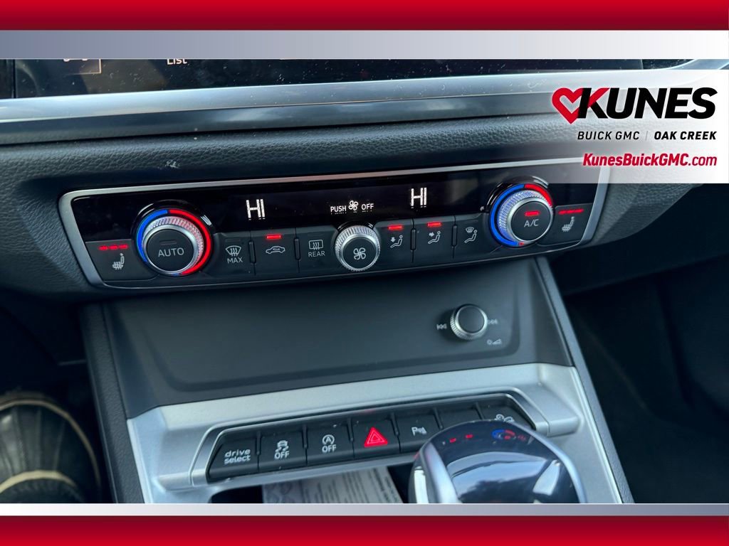 Used 2025 Audi Q3 2.0T Premium image 22