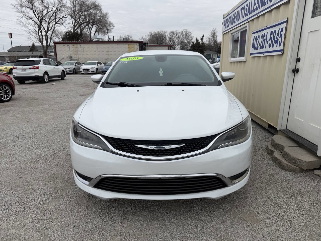 Used 2016 Chrysler 200 Limited image 2