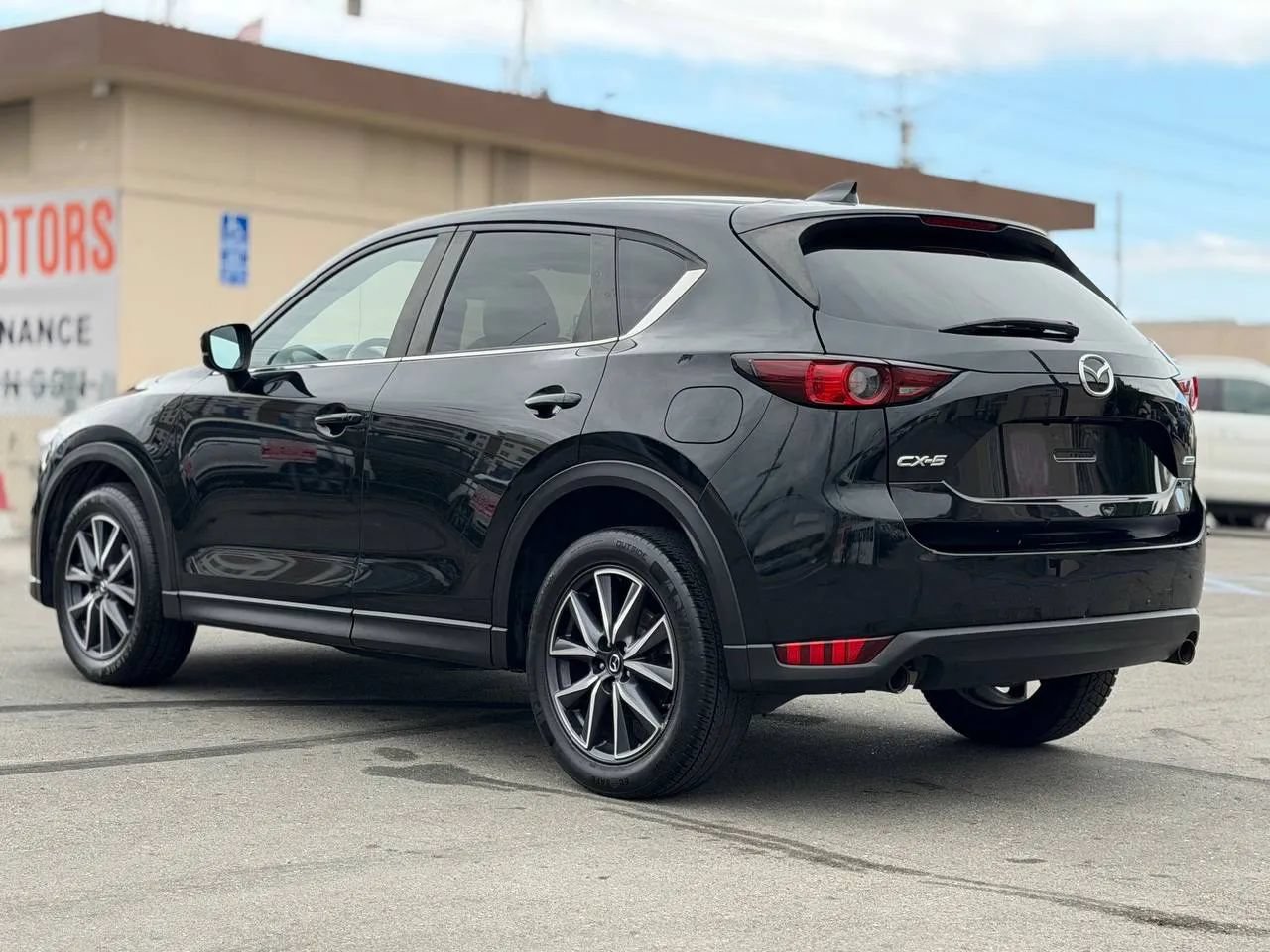 Used 2018 MAZDA CX-5 Touring w/ Preferred Equipment Package FWD image 10