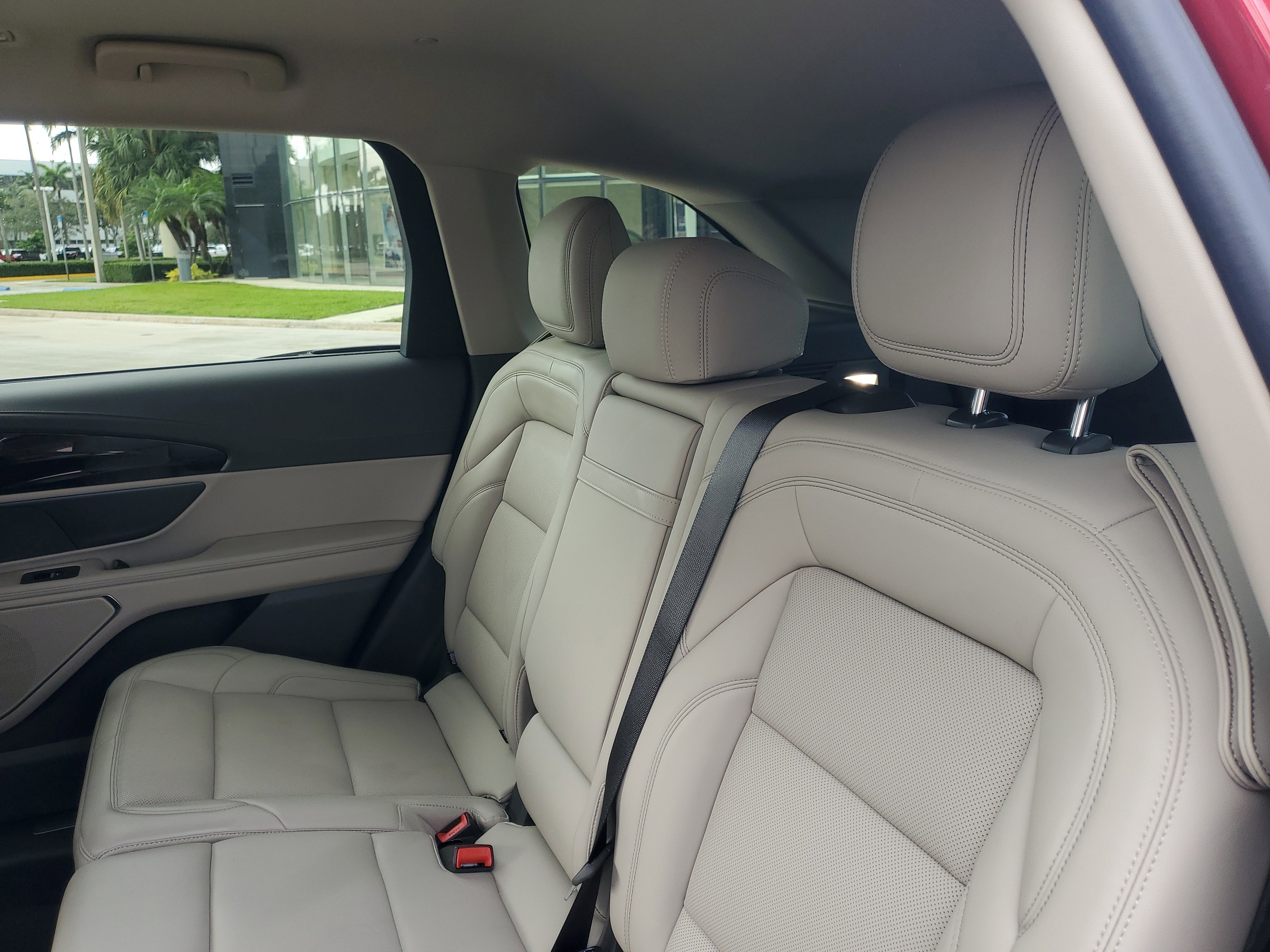 Used 2025 Lincoln Nautilus Premier image 17