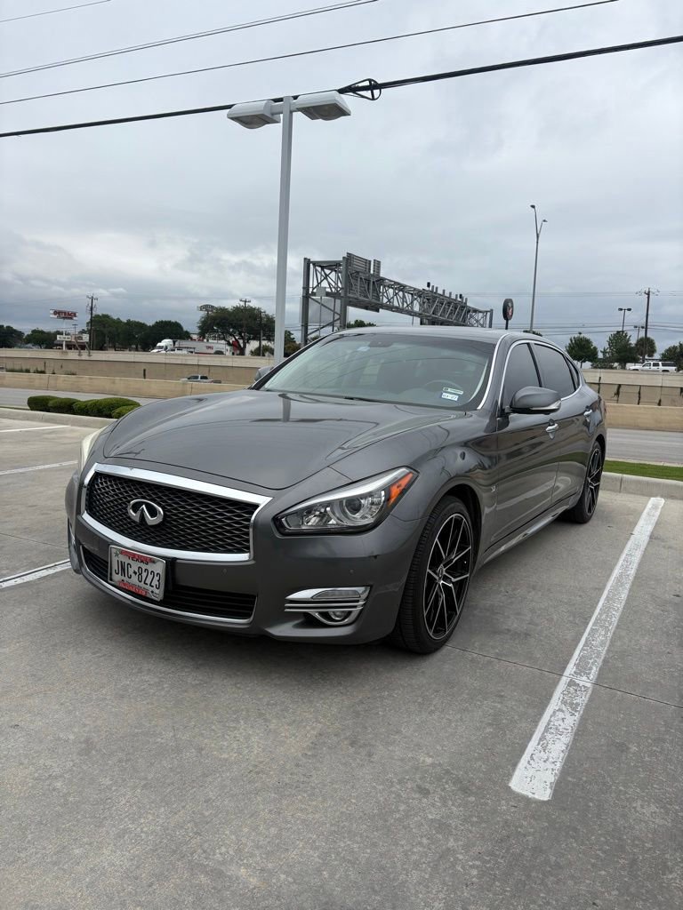 Used 2017 INFINITI Q70 L 3.7 RWD image 1