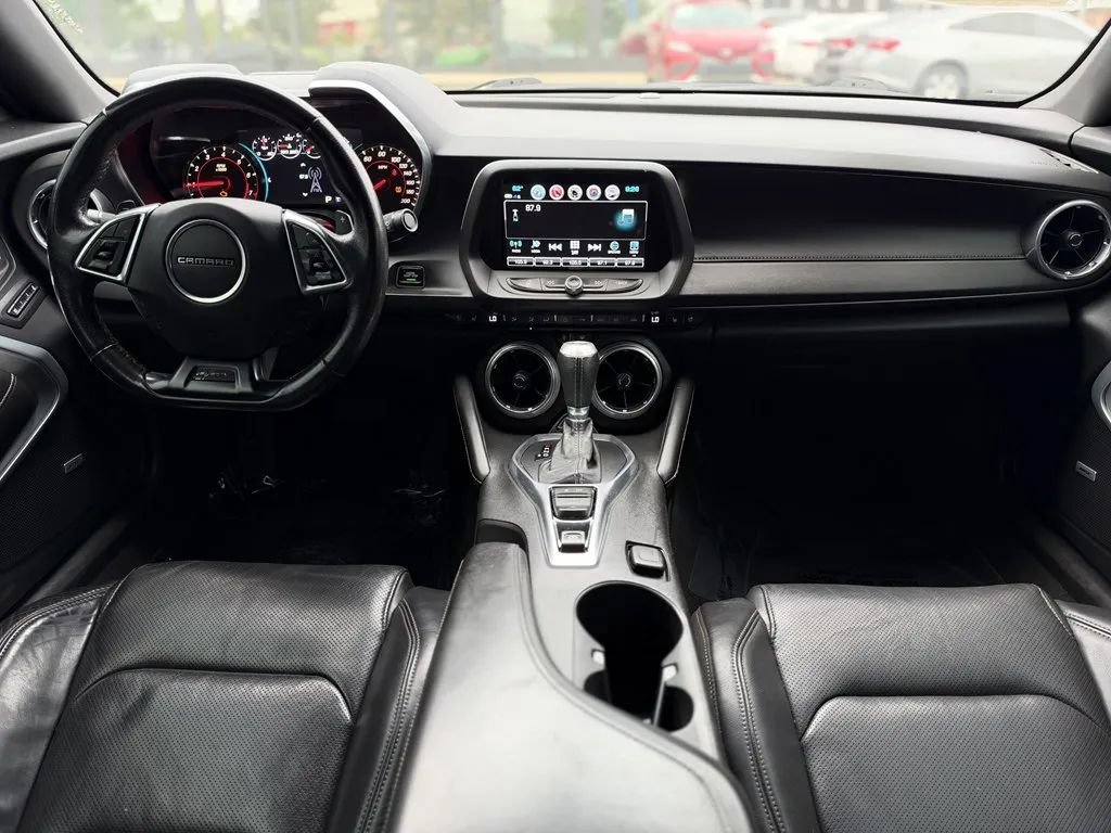 Used 2017 Chevrolet Camaro SS RWD image 11