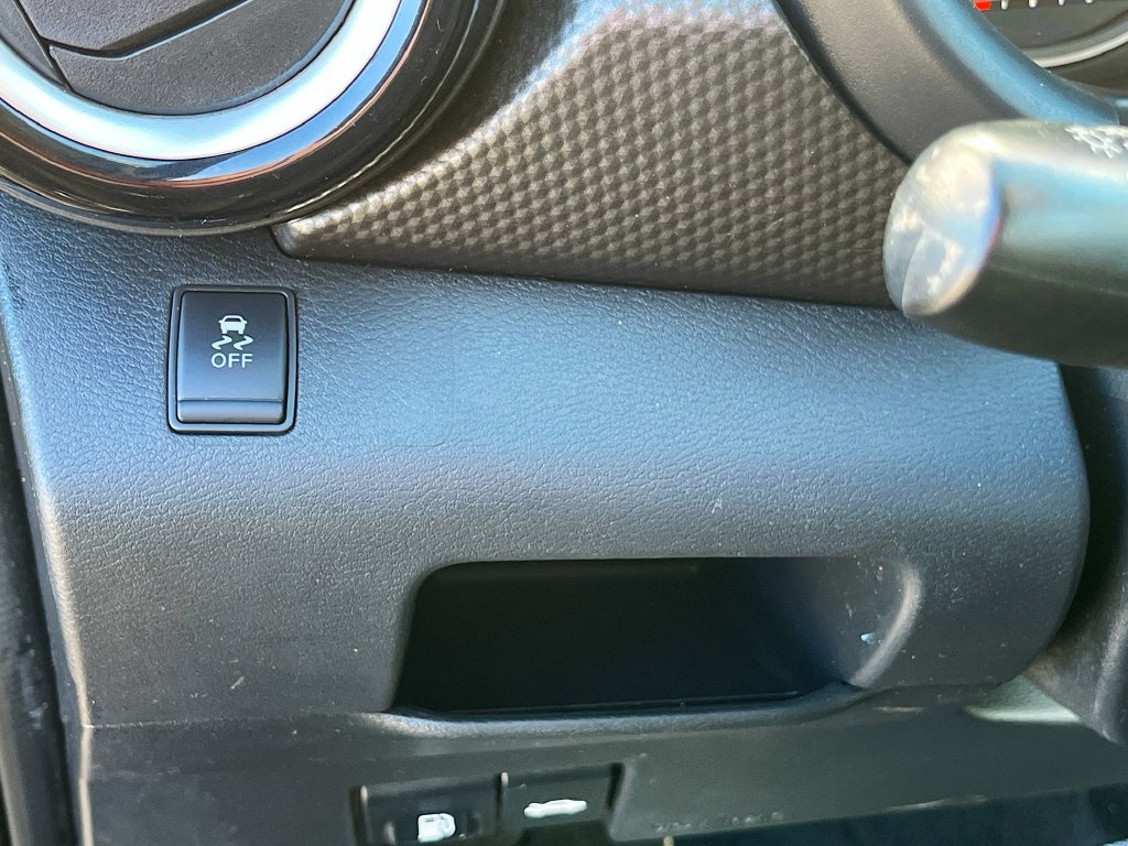 Used 2019 Nissan Kicks SV FWD image 10