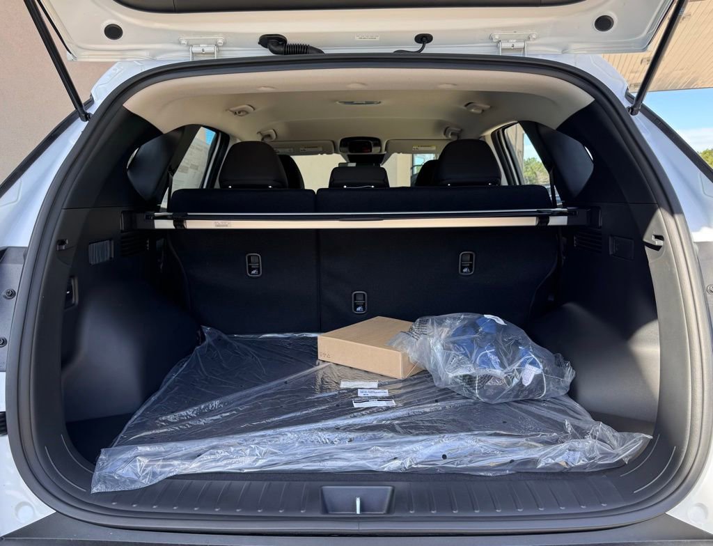 New 2026 Hyundai Tucson Blue SE image 12