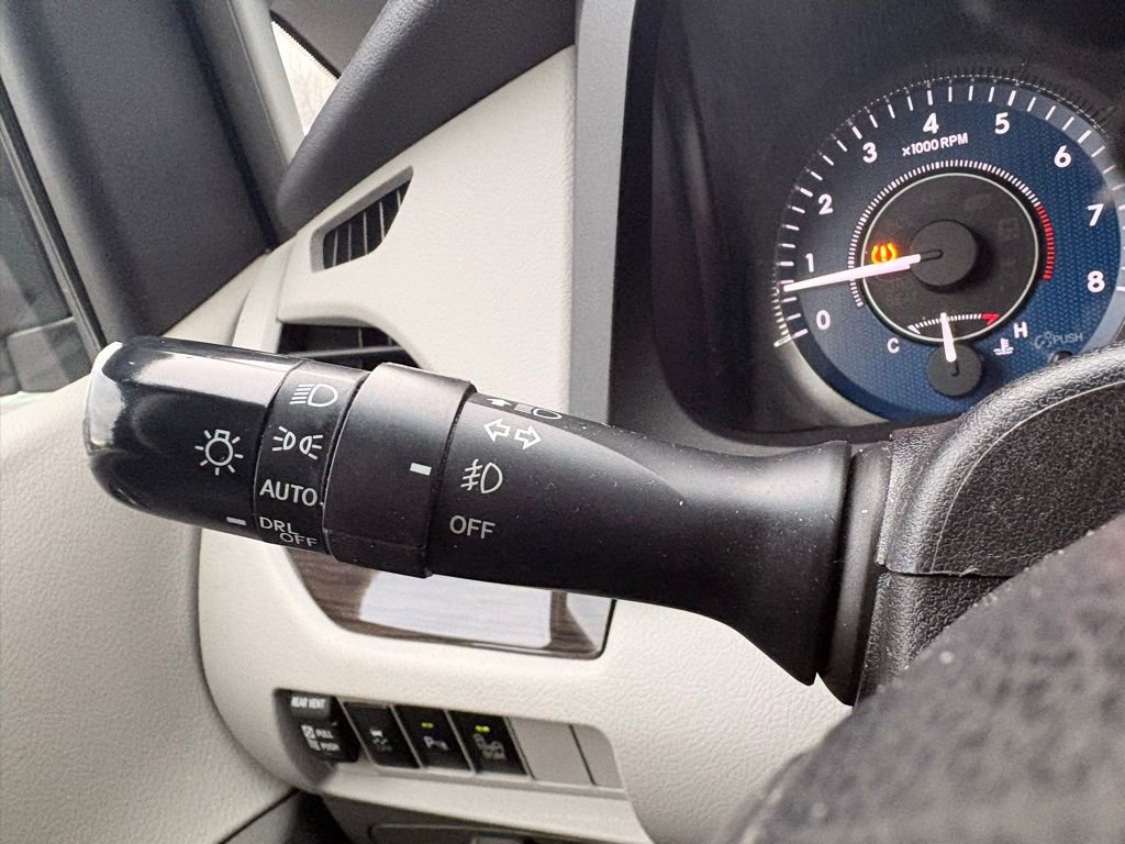 Used 2016 Toyota Sienna XLE image 35