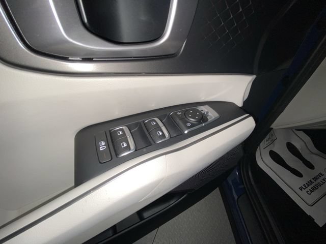 Used 2025 Kia Sorento S FWD image 13