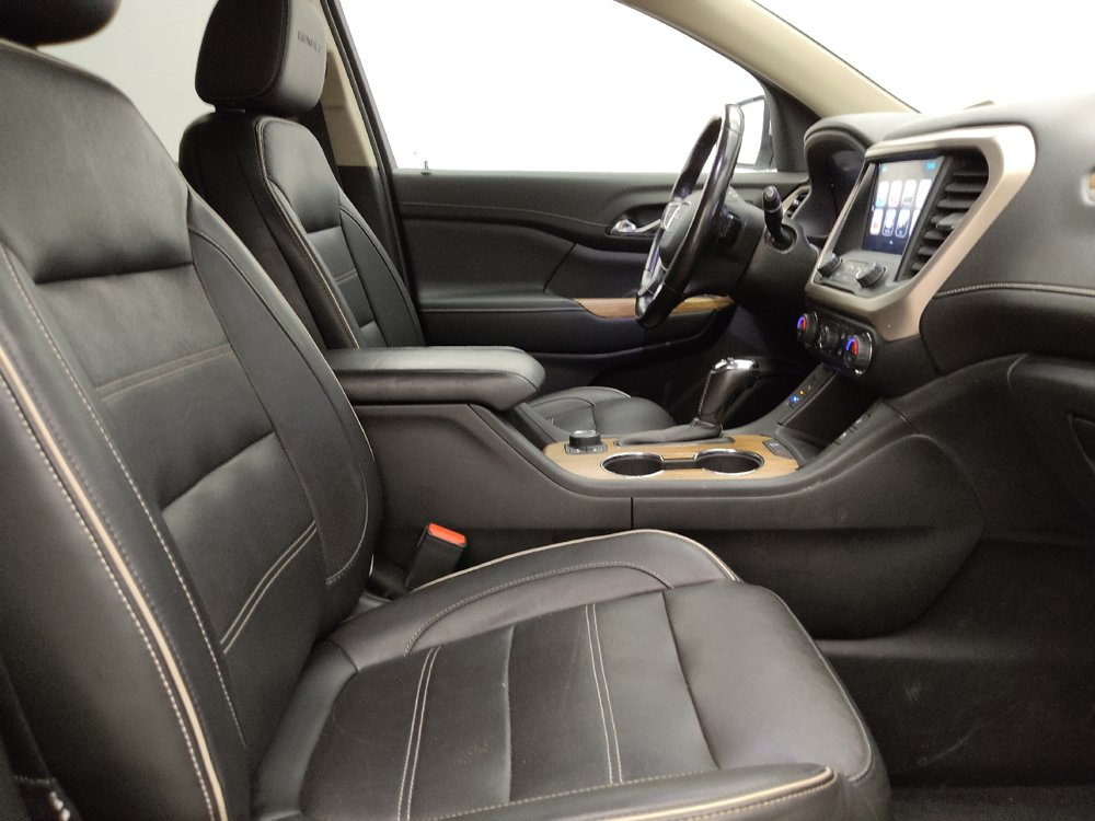 Used 2019 GMC Acadia Denali w/ Technology Package FWD image 21
