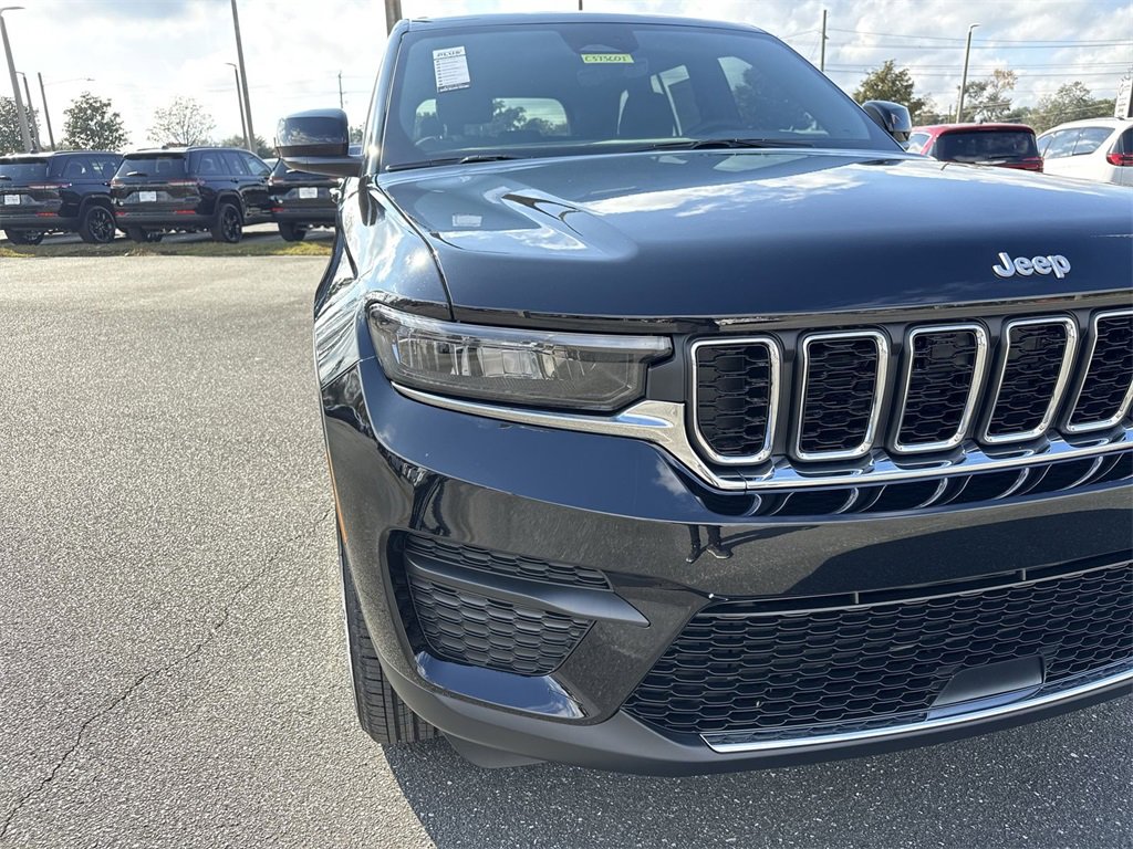 New 2025 Jeep Grand Cherokee Laredo X w/ Luxury Tech Group I image 9