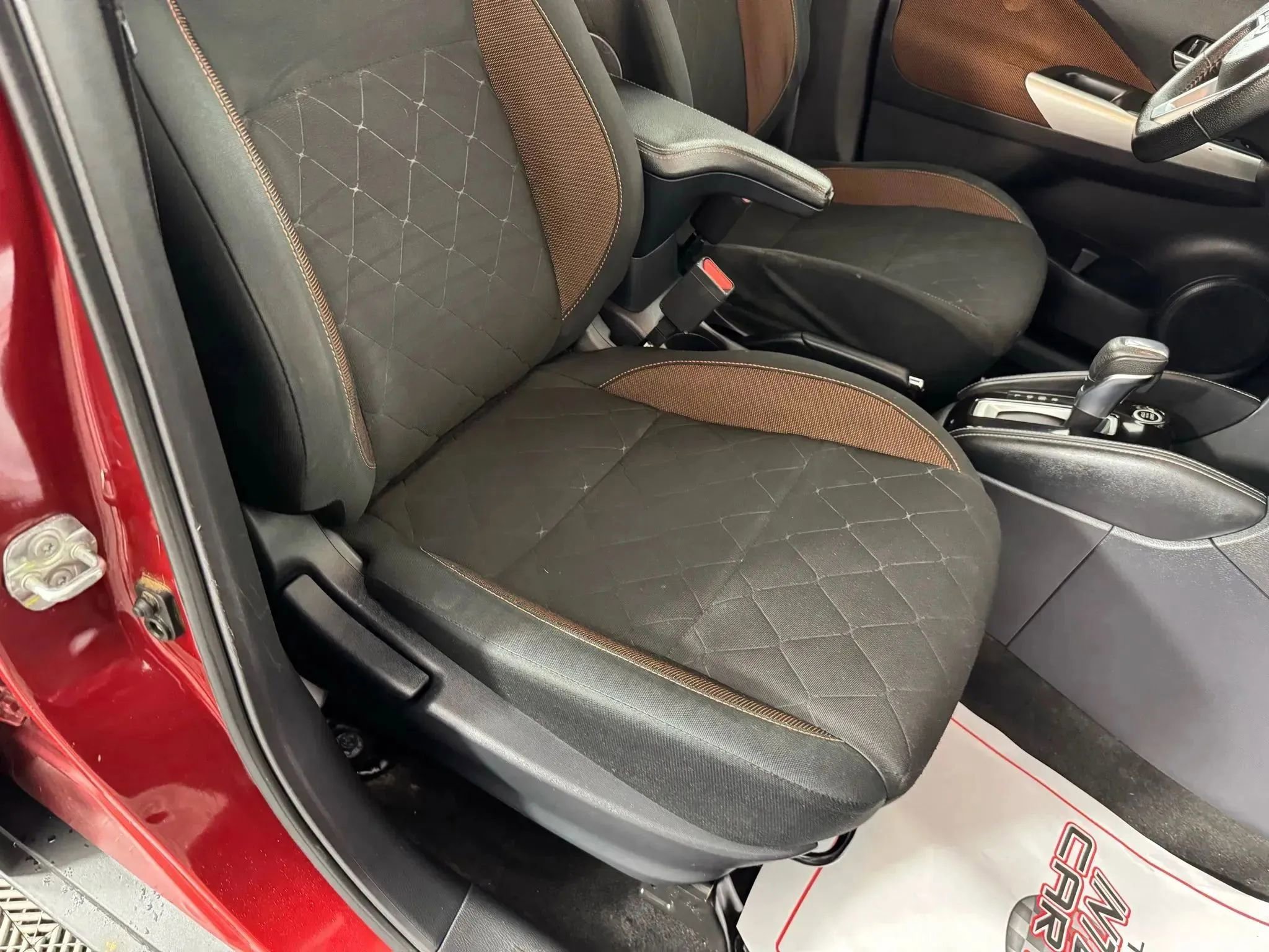 Used 2020 Nissan Kicks SR image 32