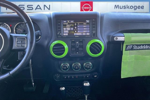 Used 2015 Jeep Wrangler Unlimited Sahara w/ Max Tow Package image 9