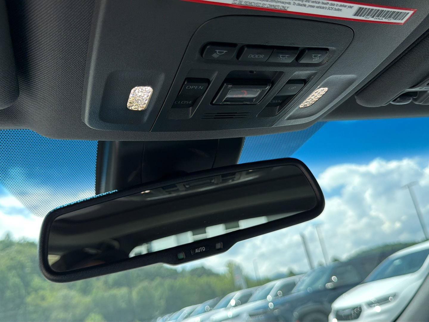 Used 2022 Toyota Avalon XLE w/ Moonroof Package FWD image 19