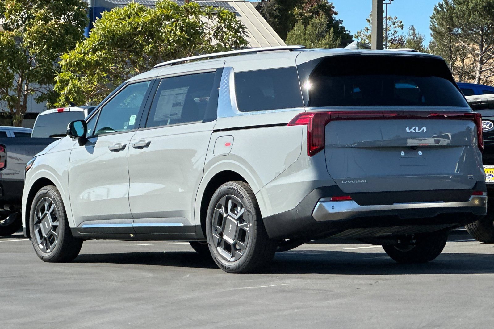 New 2026 Kia Carnival SX FWD image 6
