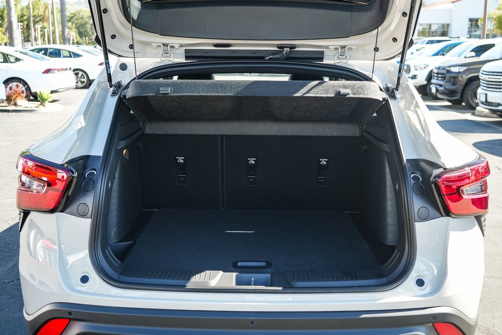 New 2026 Chevrolet Trax RS w/ Sunroof Package FWD image 25