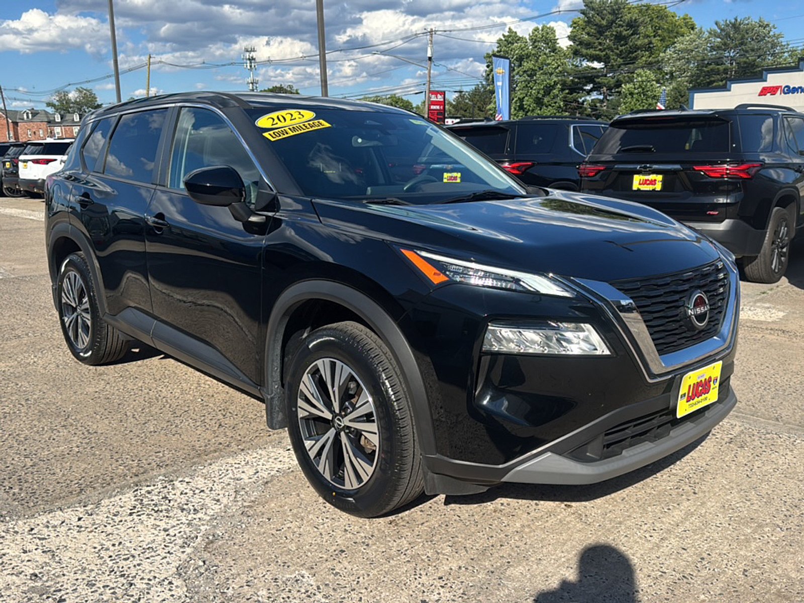Used 2023 Nissan Rogue SV AWD/4WD image 4