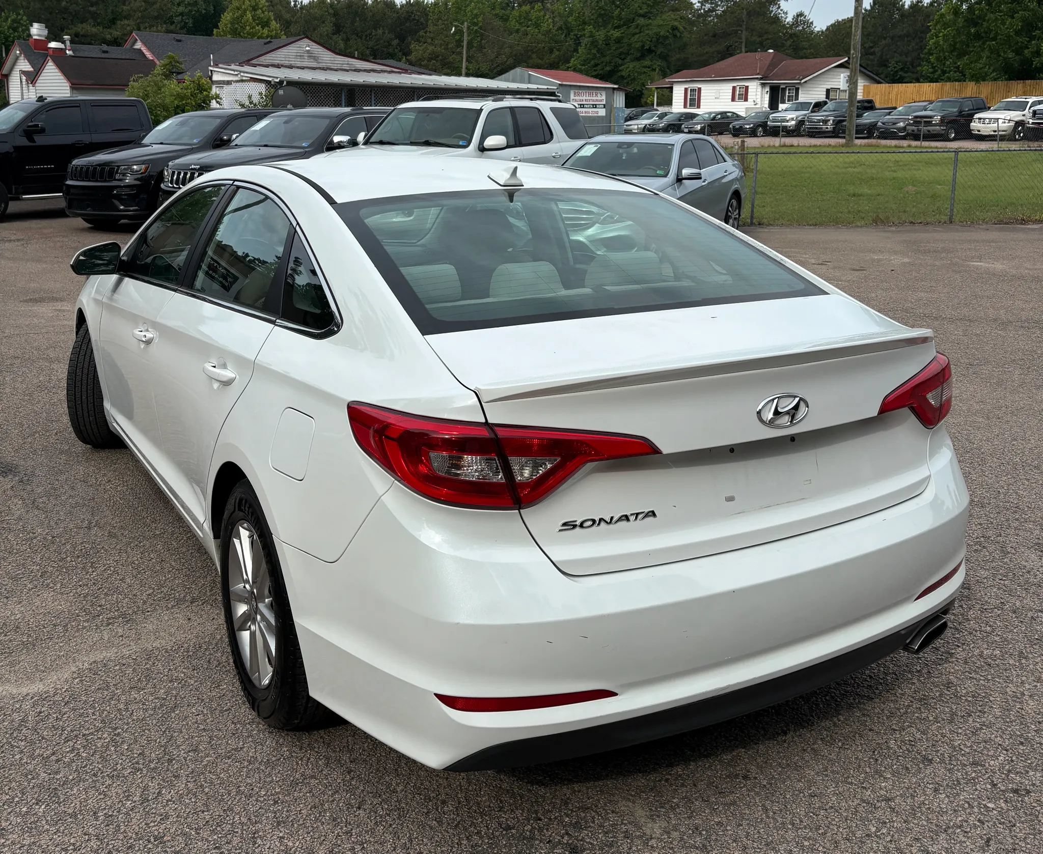 Used 2017 Hyundai Sonata SE FWD image 4