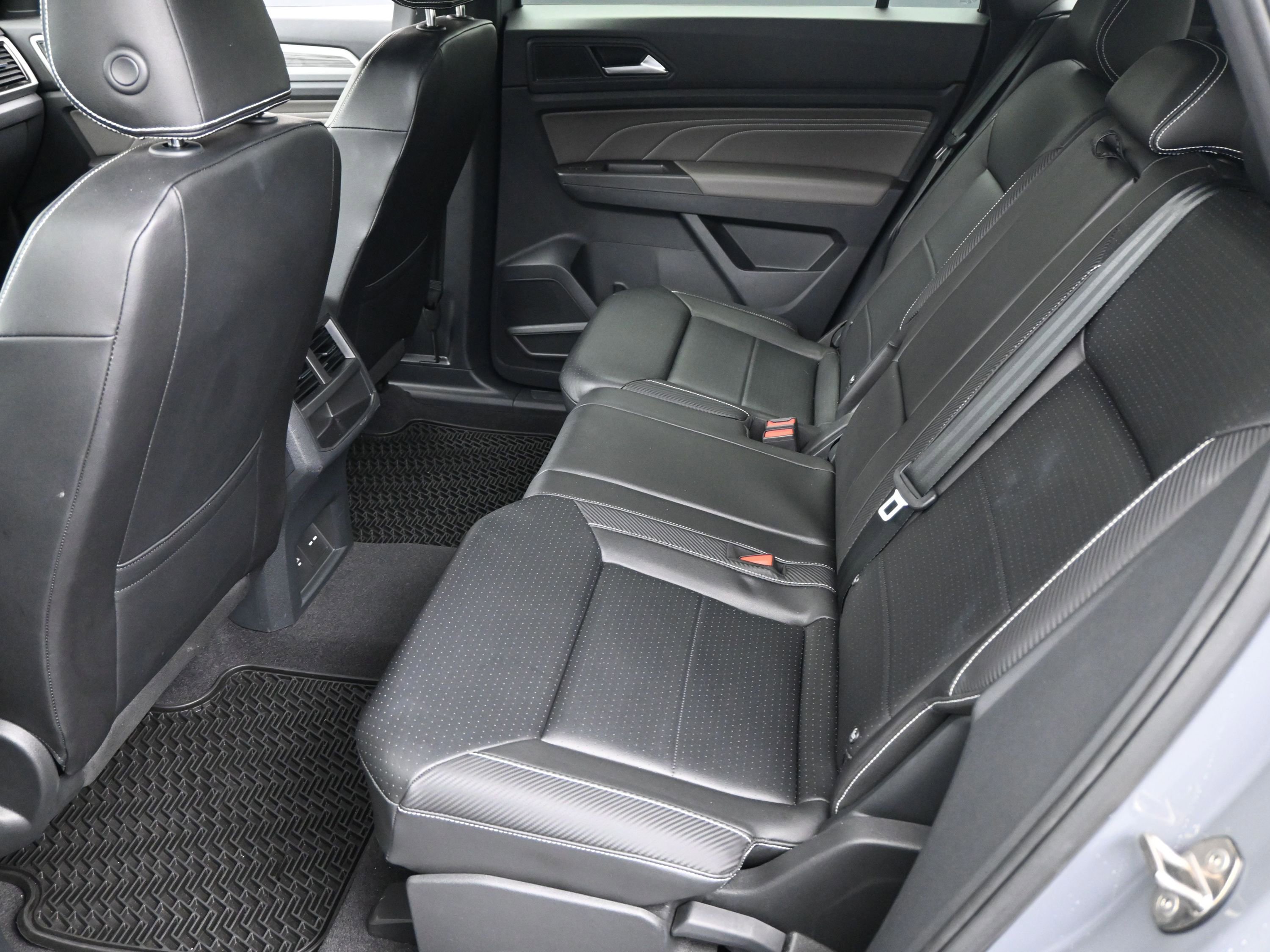 Used 2023 Volkswagen Atlas Cross Sport SE image 6