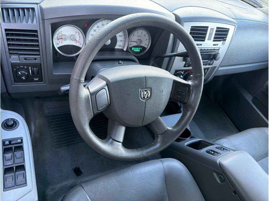 Used 2005 Dodge Dakota Laramie w/ Trailer Tow Group AWD/4WD image 2