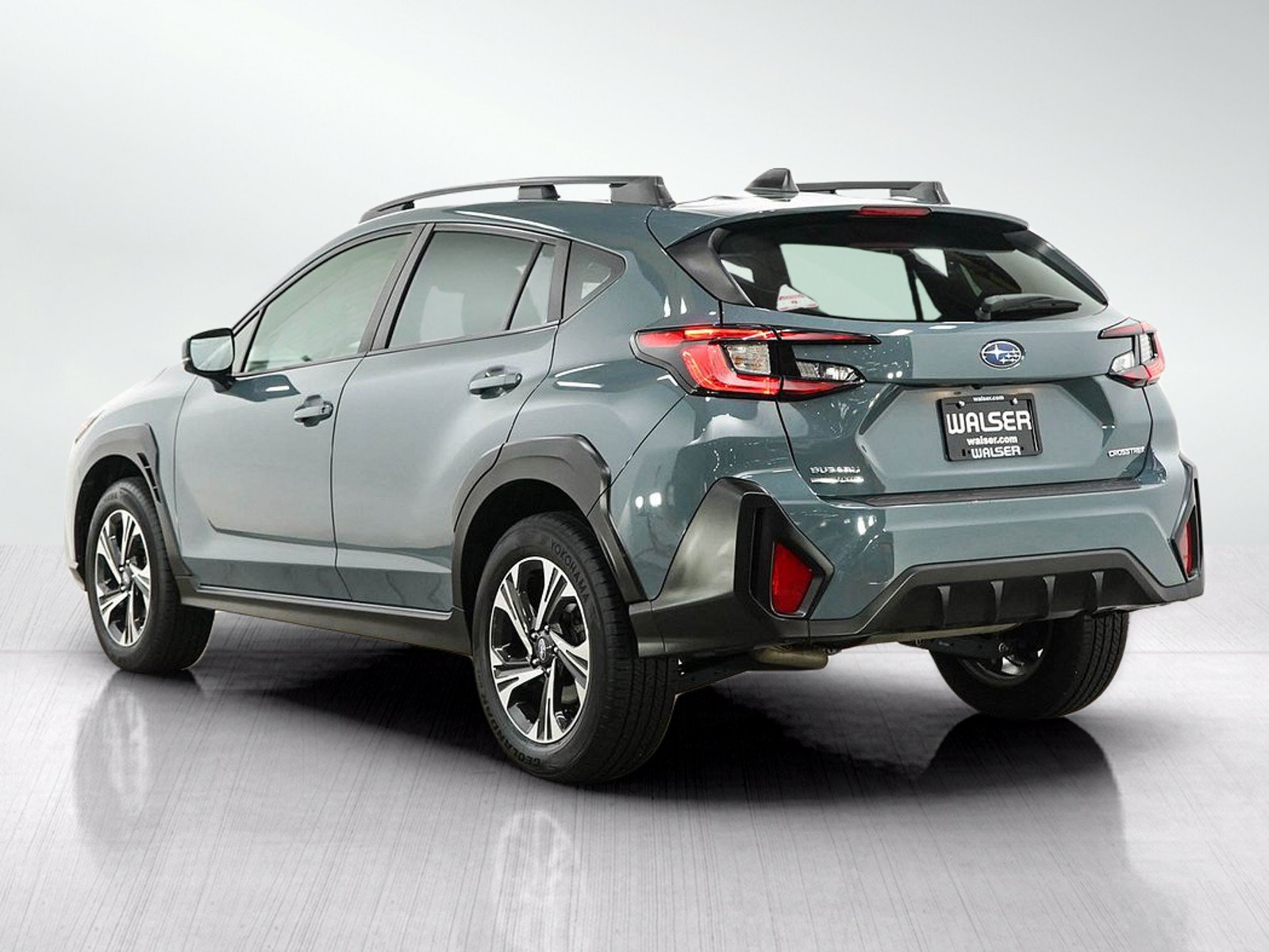 Used 2024 Subaru Crosstrek 2.0i Premium AWD/4WD image 3