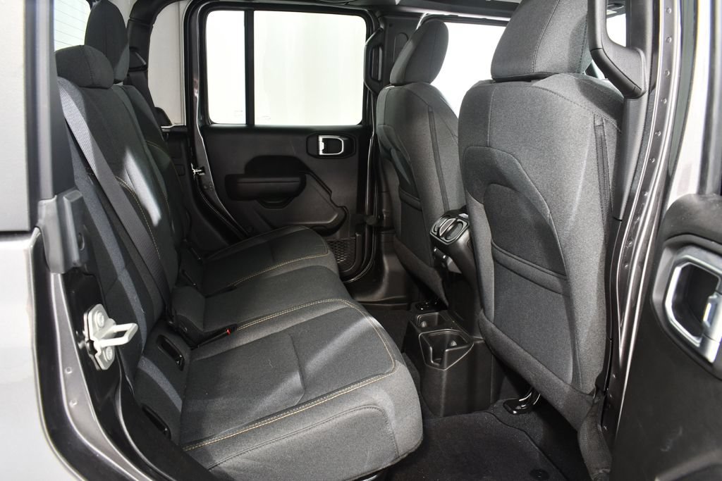 Used 2024 Jeep Gladiator Sport AWD/4WD image 19