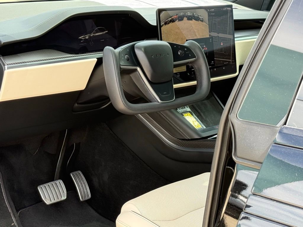 Used 2023 Tesla Model X Plaid image 6