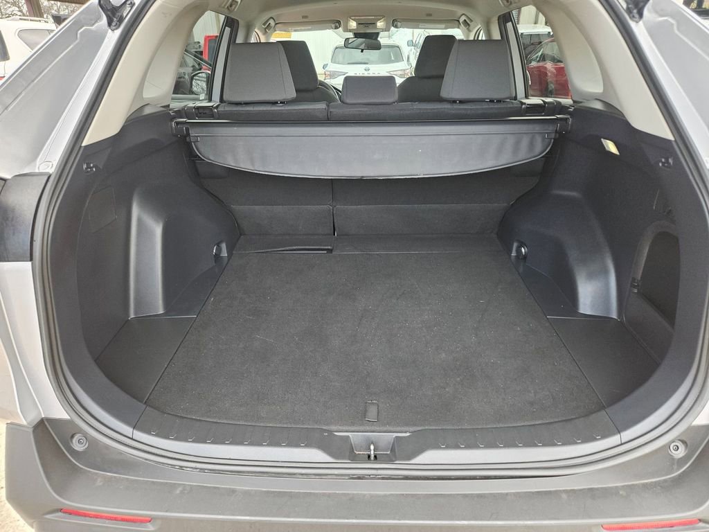 Used 2025 Toyota RAV4 XLE image 24