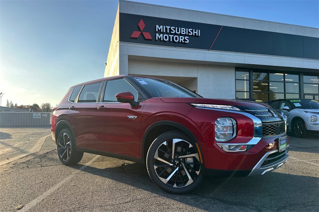 New 2025 Mitsubishi Outlander SE image 2