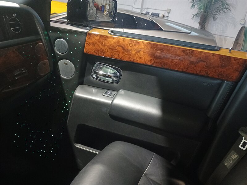 Used 2009 Rolls-Royce Phantom Sedan RWD image 27
