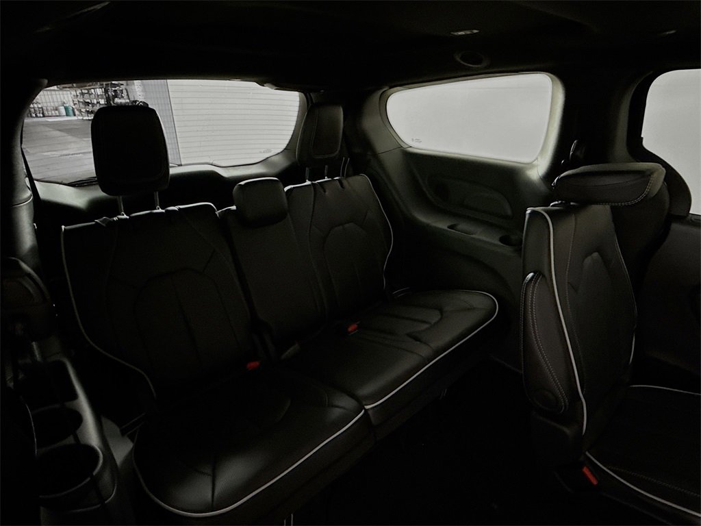 New 2026 Chrysler Pacifica Limited image 29