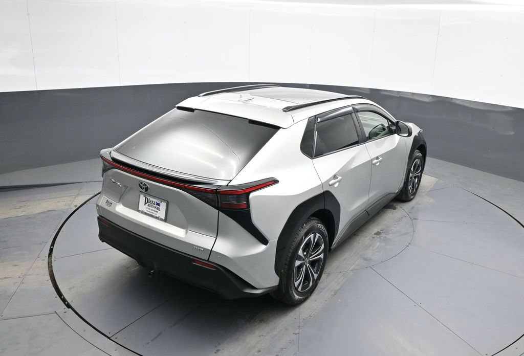 Used 2023 Toyota bZ4X XLE w/ Weather Package image 38