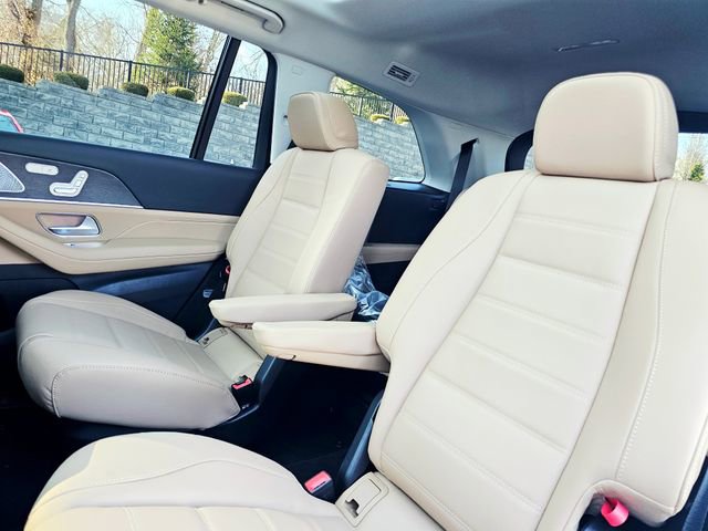 New 2026 Mercedes-Benz GLS 450 4MATIC image 23