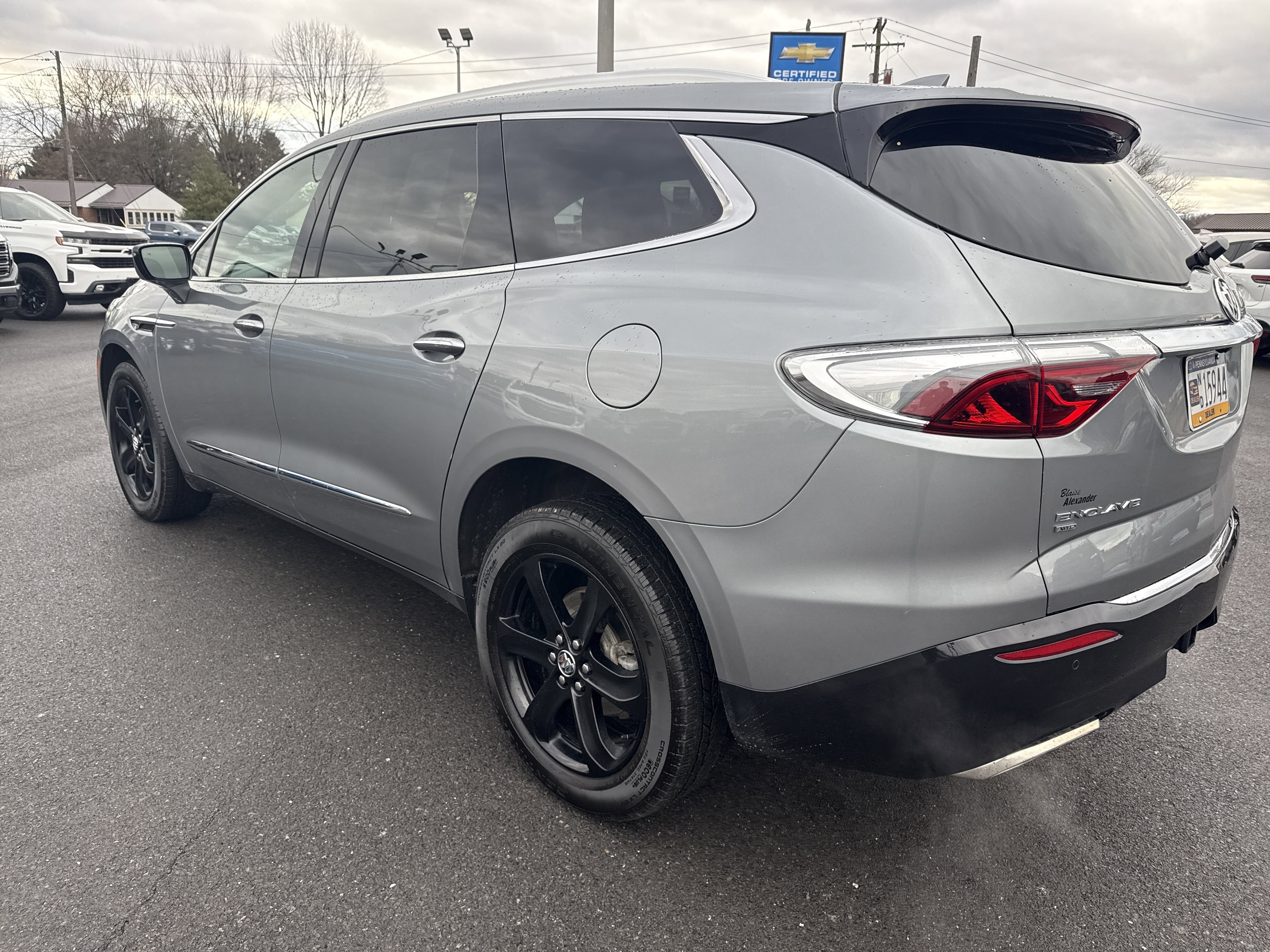 Used 2023 Buick Enclave Essence w/ Experience Buick Package image 6