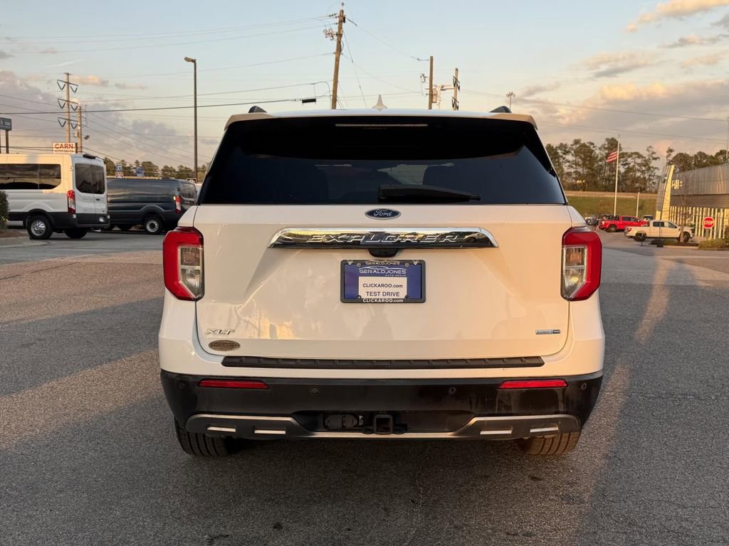 Used 2020 Ford Explorer XLT w/ Equipment Group 202A image 8