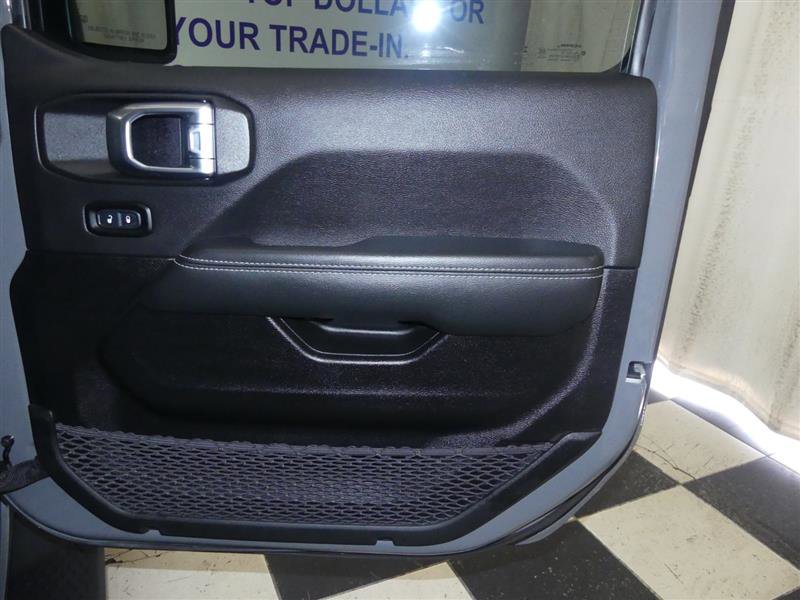 Used 2022 Jeep Wrangler Unlimited Sahara image 29