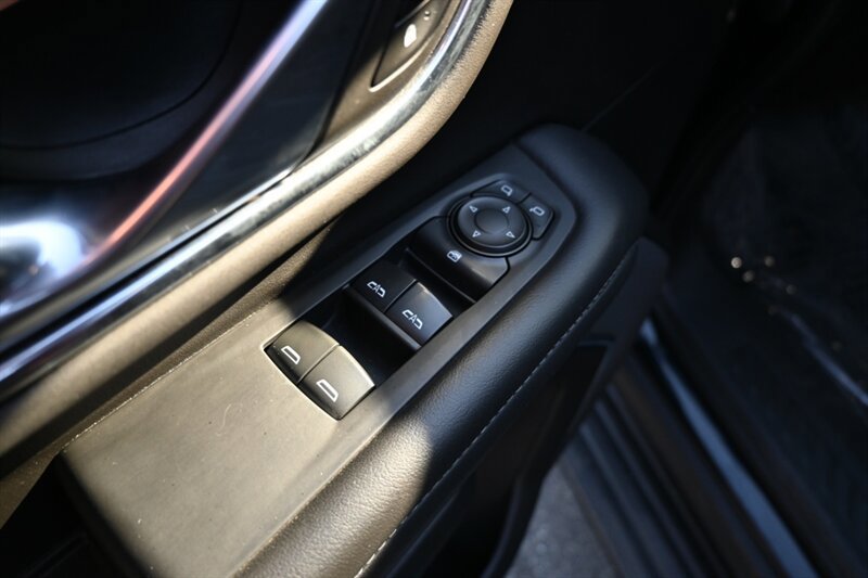 Used 2022 GMC Yukon SLE AWD/4WD image 19