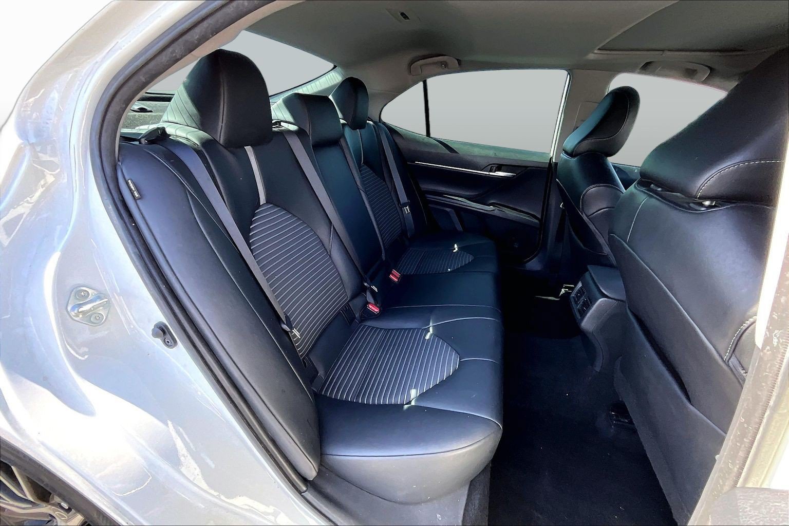 Used 2022 Toyota Camry SE w/ Audio Upgrade Package FWD image 26