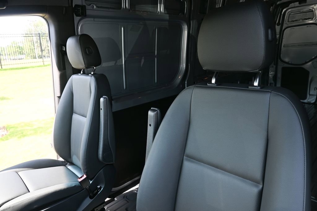 Used 2025 Mercedes-Benz Sprinter 2500 image 5
