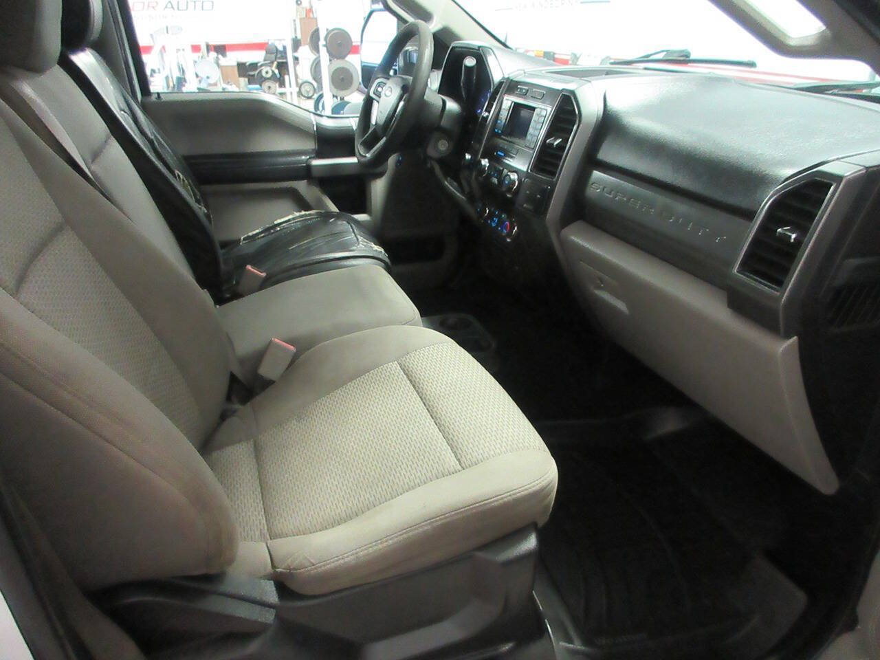 Used 2019 Ford F350 XLT AWD/4WD image 9