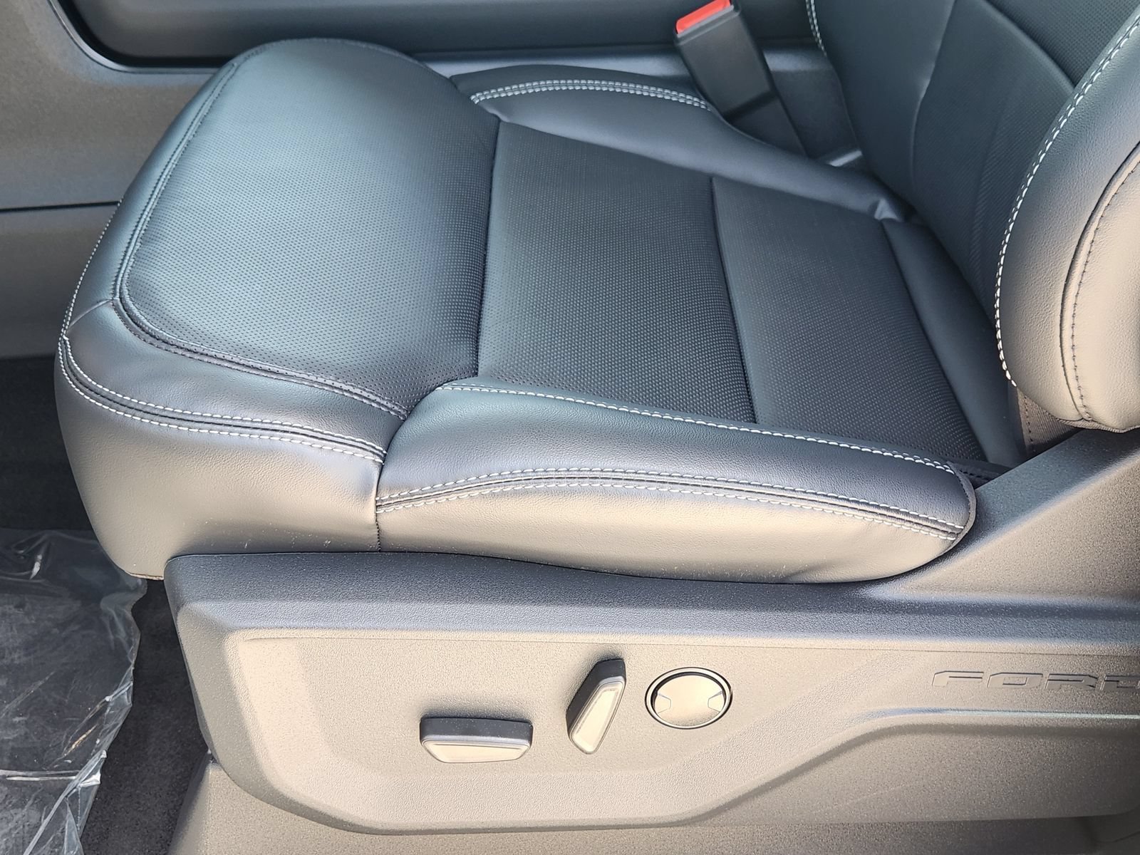 New 2027 Ford Expedition Max Platinum w/ Driver's Package RWD image 24