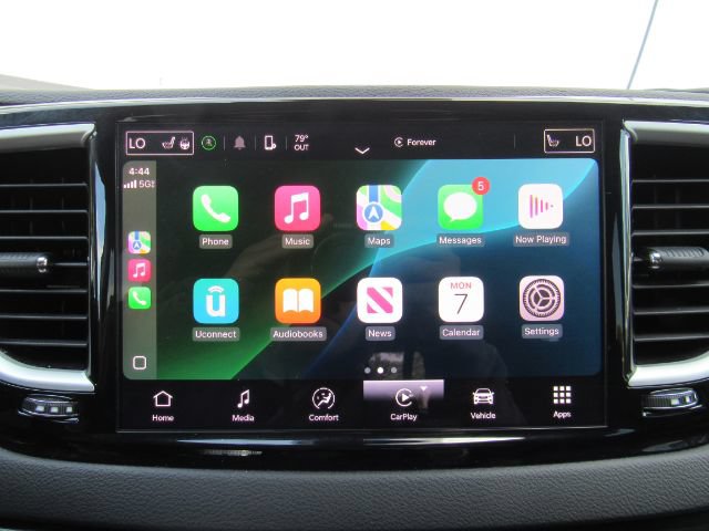 Used 2024 Chrysler Pacifica Touring-L FWD image 10