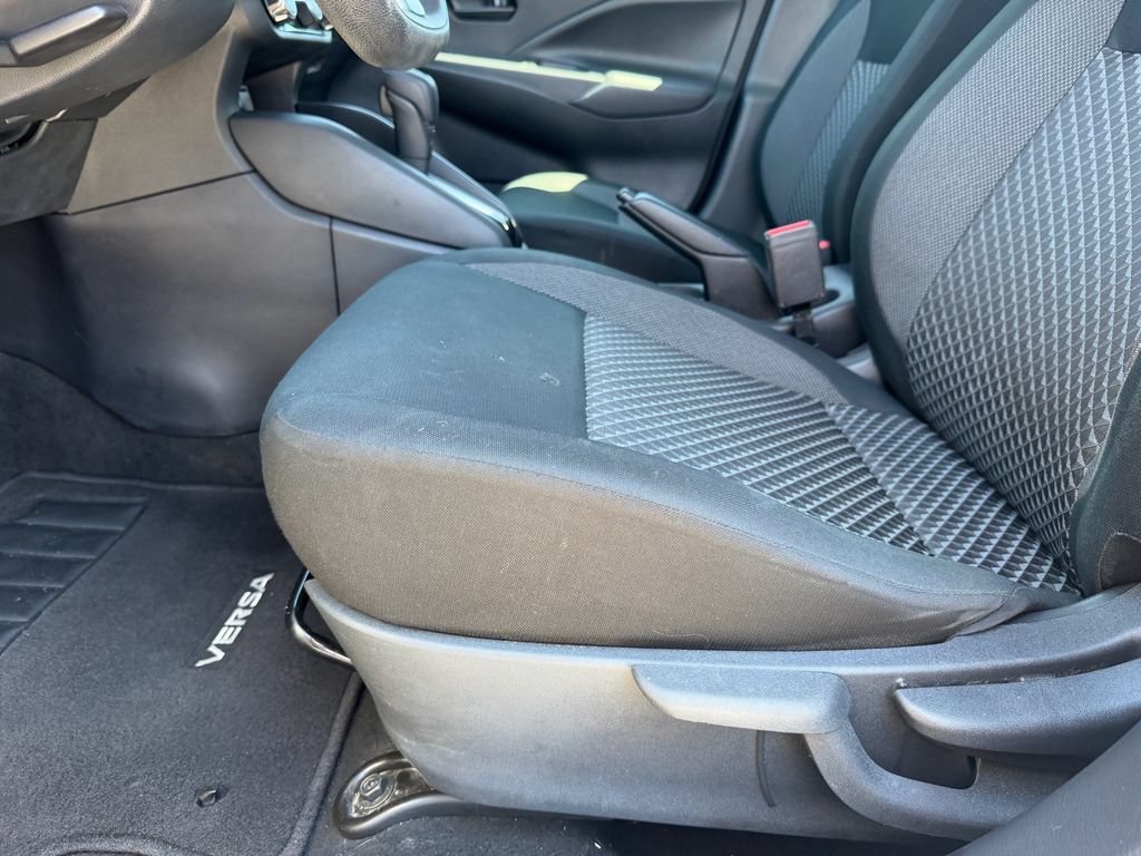 Used 2020 Nissan Versa S FWD image 11