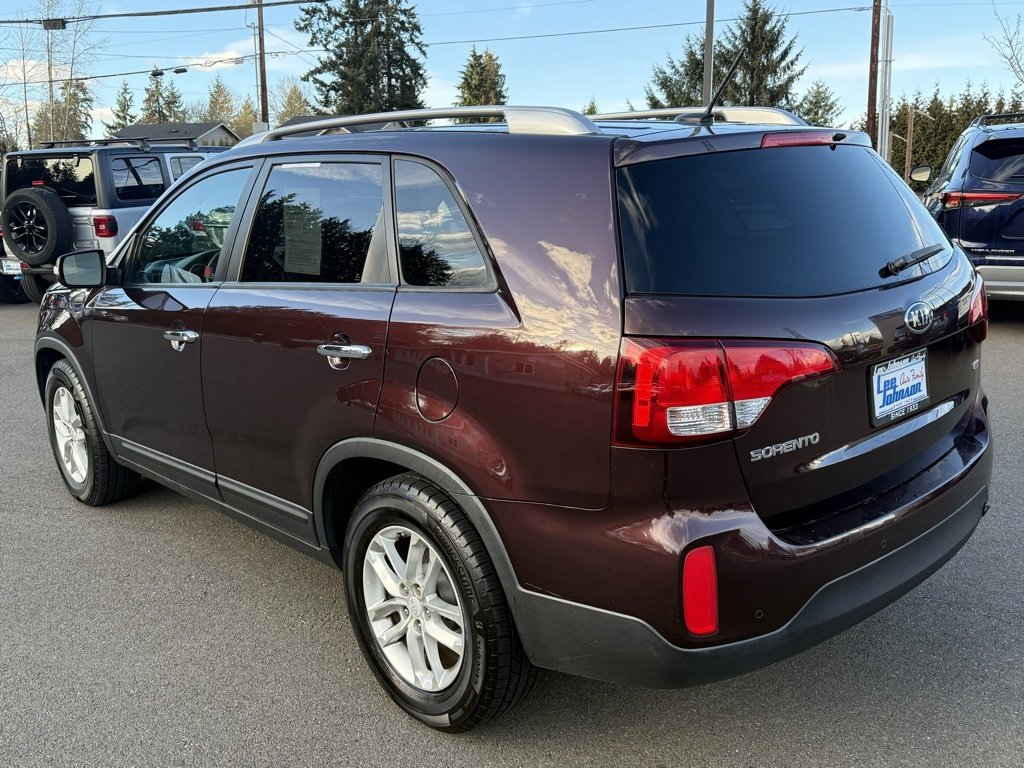 Used 2015 Kia Sorento LX image 3