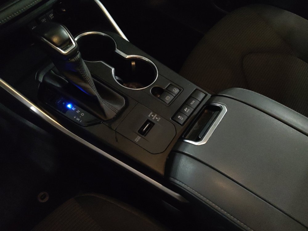 Used 2020 Toyota Highlander LE image 26