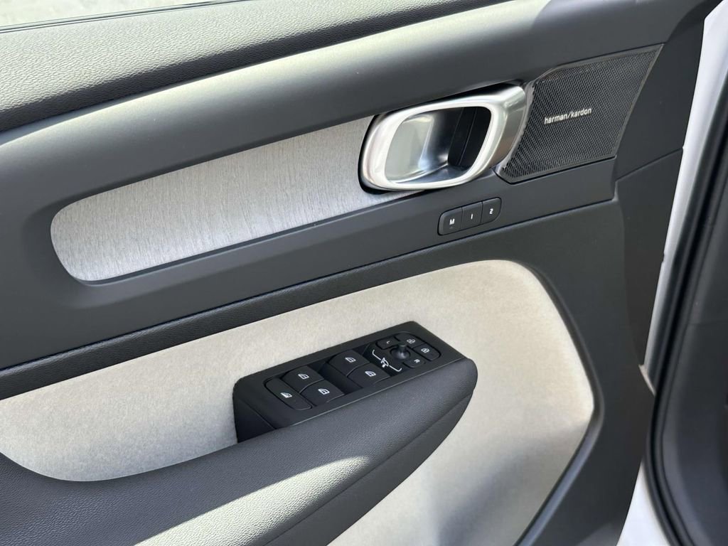 New 2026 Volvo XC40 B4 Plus w/ Protection Package Premier image 17