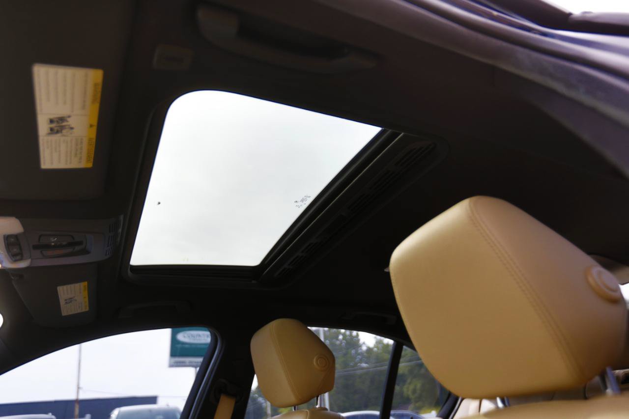 Used 2016 BMW 328i Sedan RWD image 10