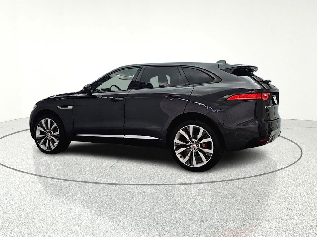 Used 2018 Jaguar F-PACE S image 4