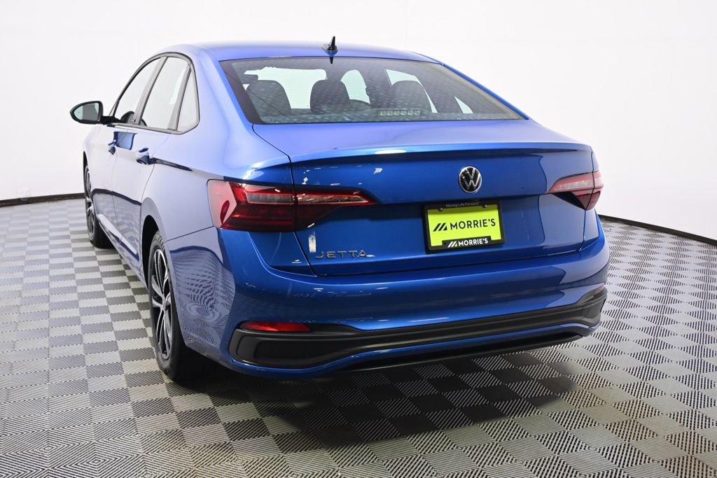 Used 2024 Volkswagen Jetta Sport FWD image 4